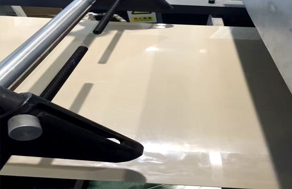 Principaux avantages de la plaque PEEK 3