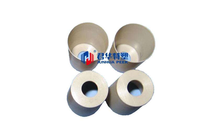 Manchon conique à paroi mince en PEEK