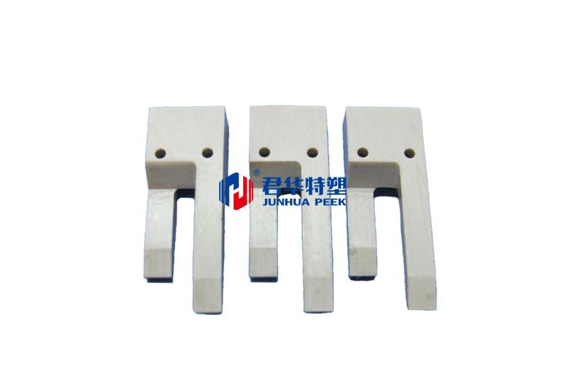 Insertion PEEK – Électronique et Semi-conducteurs