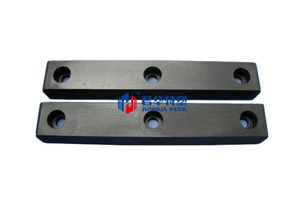 Plaques d’usure en PEEK pour rails