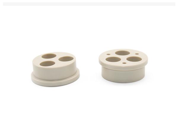Bouchons avant et arrière en PEEK