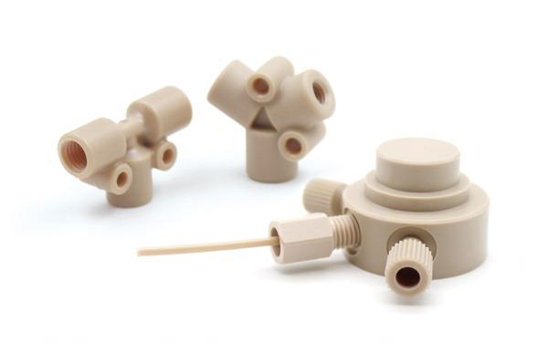 PEEK à trois/à quatre voies